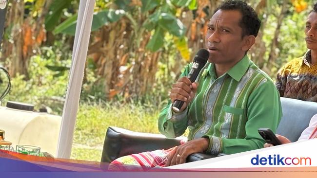 Kisah Warga Desa Kalali NTT, Cari Sinyal Internet Sampai Naik-Turun Gunung