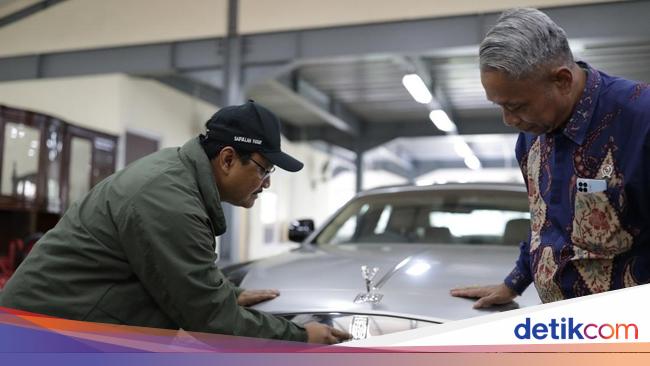 Kemensos Lelang Rolls-Royce Rp 2,5 M, Hasilnya buat Rumah Warga Miskin