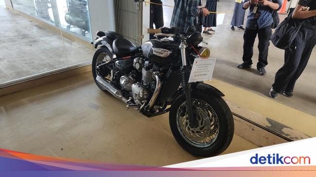 Moge Triumph dan Tas LV dari Rafael Alun Laku Segini Dilelang KPK