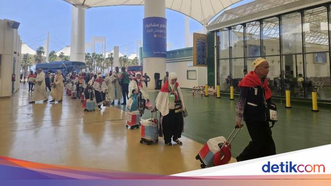 Bawa Barang Berlebihan, Jemaah Haji RI Bongkar Lagi Koper di Bandara