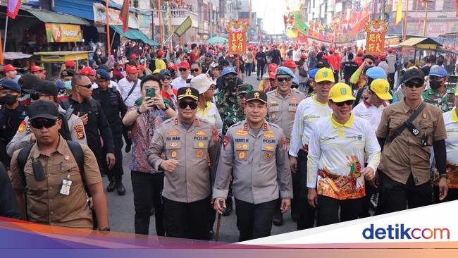 Kapolres Rohil Apresiasi Event Bakar Tongkang 2025 Berjalan Kondusif