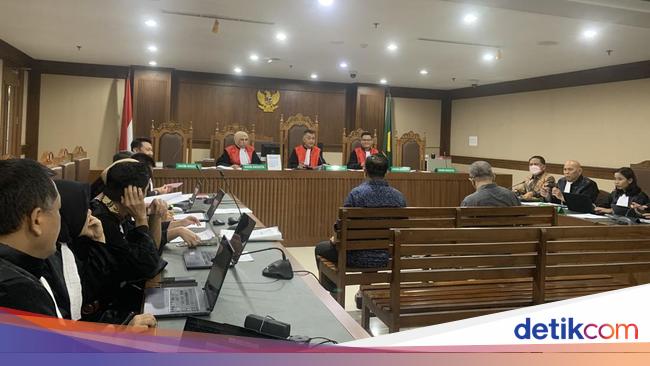 Cerita Hakim Ronald Tannur Sisihkan SGD 20 Ribu untuk Eks Ketua PN Surabaya
