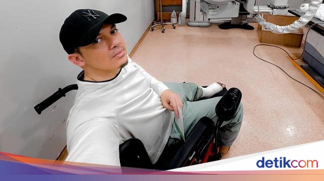 Irwansyah Patah Kaki saat Asyik Main Bareng Anak