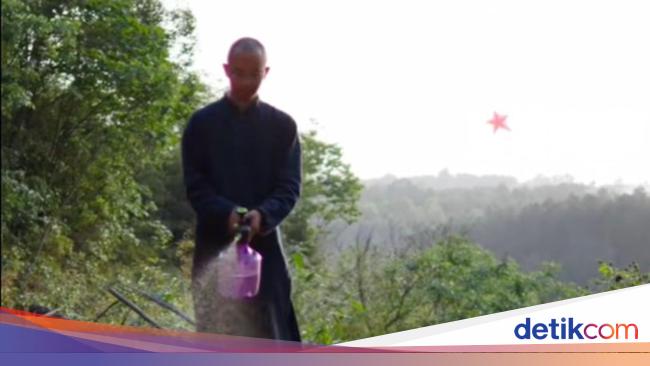 Kisah Pria Menolak untuk Kerja dan Menikah, Memilih Tinggal Sendiri di Gua