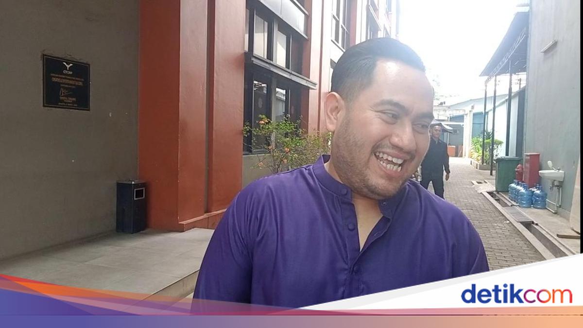 Penyanyi Nassar kembali menegaskan soal kedekatannya dengan kakak ipar Syahrini, Lala Nurlela. Nassar gak mau sesumbar.