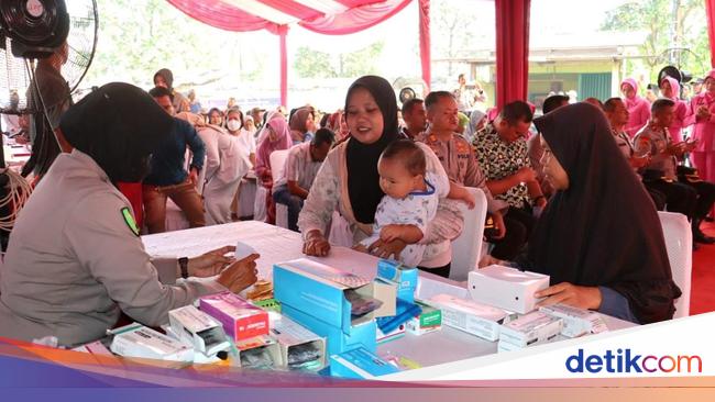 Polres Depok Berikan Sentuhan Kemanusiaan: Cek Kesehatan Gratis untuk Warga di Sekitar TPA Cipayung