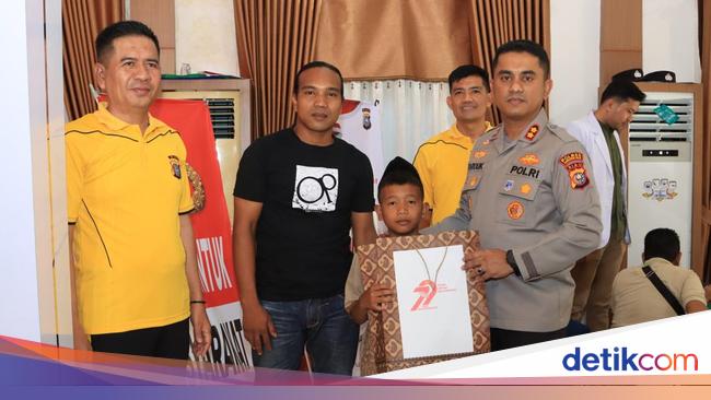 Polres Inhil Gelar Sunat Massal-Donor Darah Sambut HUT Bhayangkara ke-79
