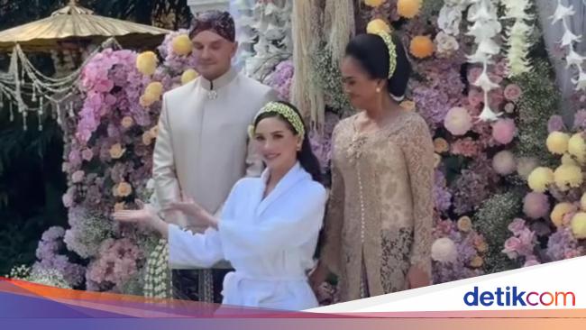 Suara Bergetar Alyssa Daguise Bicara ke Ortu saat Siraman Jelang Menikah