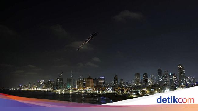 Pakar Bicara Peluang AS Terlibat Perang Usai Iran Balas Serangan Israel