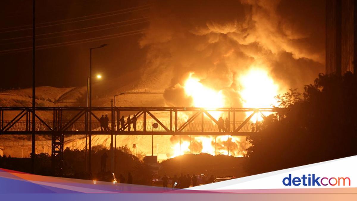 Api Menggulung Teheran, Depot Minyak Shahran Dilalap Usai Serangan Israel