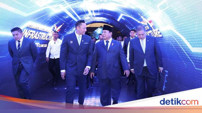 Prabowo Puji Kinerja AHY soal Strategi Pembangunan Infrastruktur