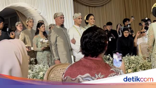Momen Kekompakan Ahmad Dhani dan Maia di Pernikahan Al Ghazali