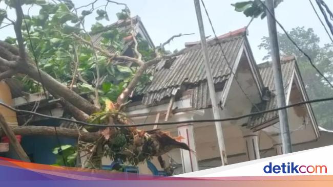 Belasan Rumah di Kepulauan Seribu Rusak Diterjang Angin Kencang