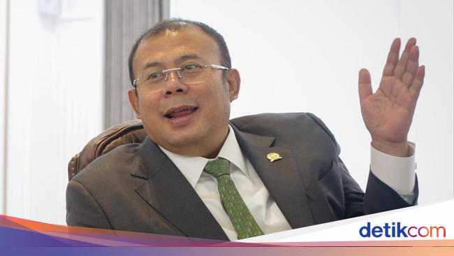 Waka DPR Walk Out di Pelantikan Rektor UPI Saat Sumpah Jabatan Berbahasa Inggris
