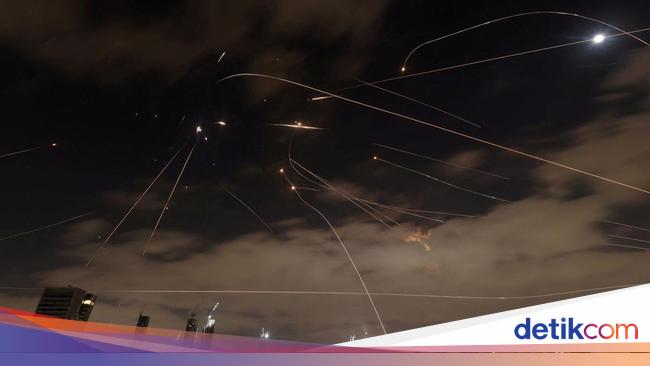 Rudal Iran Melesat ke Tel Aviv-Yerusalem, Sirene Meraung-raung
