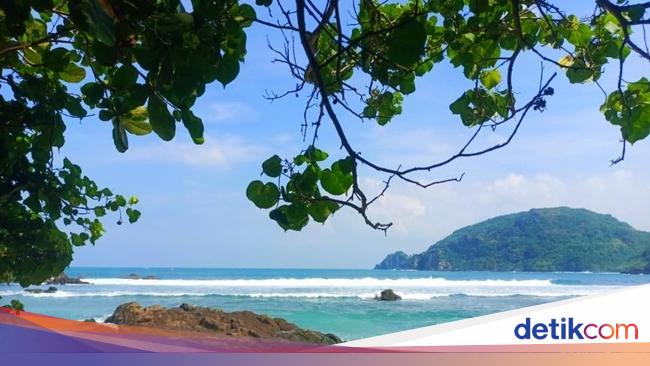 Pesona Pantai Karang Berpasir Putih Wediombo Gunungkidul