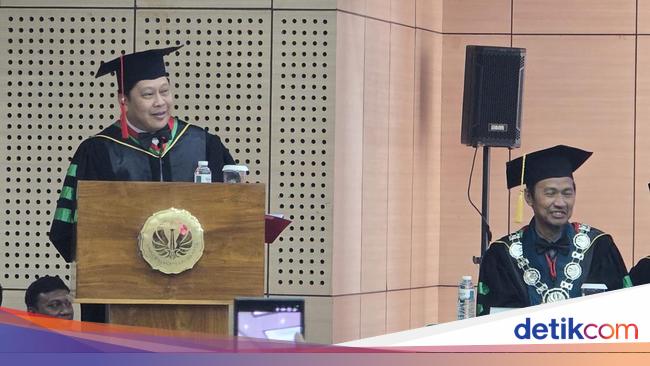 Co-Founder Tumbuh Institute Prof Dr Robet Dikukuhkan Jadi Guru Besar UNJ