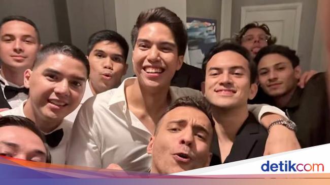 Momen El Rumi Rangkul Rizky Nazar di Nikahan Al Ghazali dan Alyssa Daguise