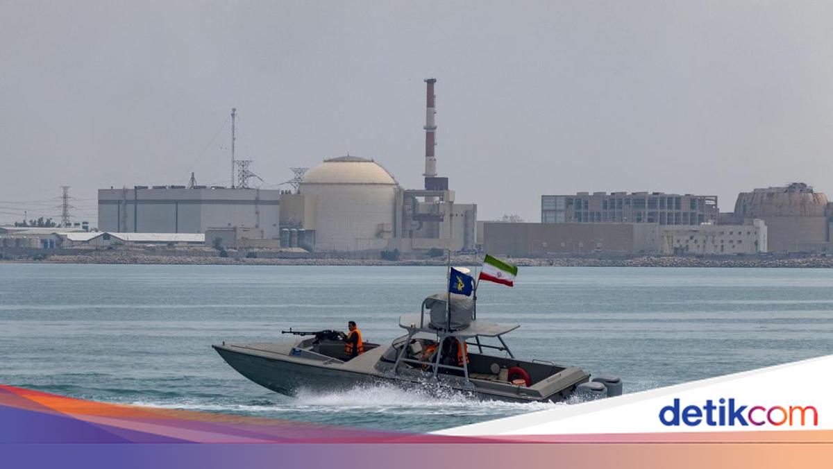 Kapal Tanker Dihantam Proyektil di UEA, Kapal Lain Diimbau Waspada