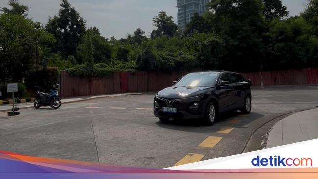 Kesan Pertama Jajal Mobil Listrik VinFast VF6