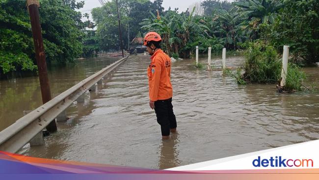 3 RT di Jakbar Masih Kebanjiran, Tinggi Air Capai 40 Cm