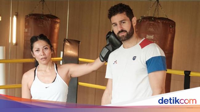 Totalitas! Anggun Latihan Fisik Bareng Juara Dunia Kickboxing untuk Serial Reacher