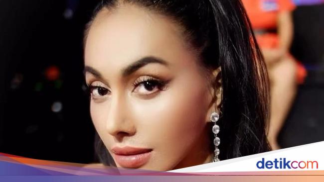 Ada Peran Mendiang Ibu di Balik Keputusan Denada Oplas