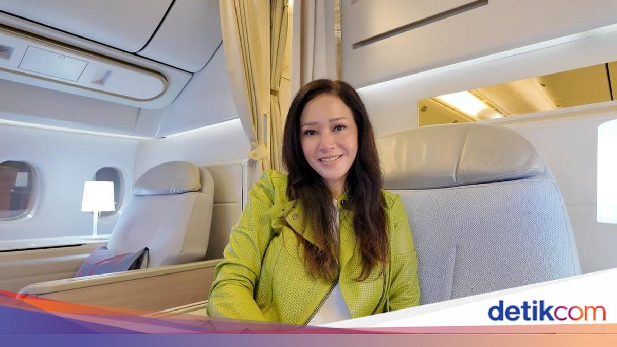 Potret Maia Estianti di Bangku Pesawat First Class Tersenyum Manis