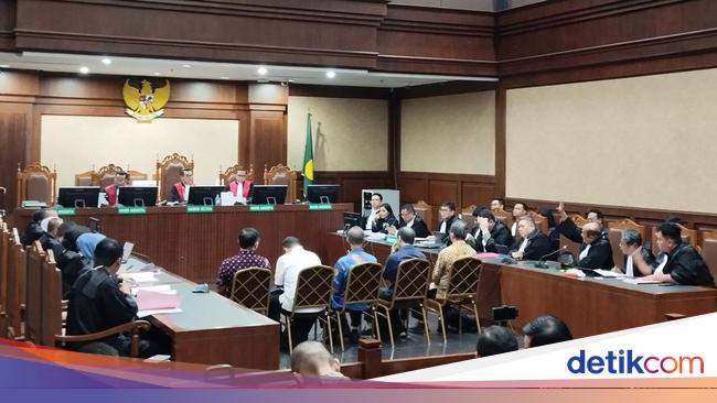 9 Bos Perusahaan Swasta Didakwa Rugikan Negara Rp 578 M di Kasus Impor Gula