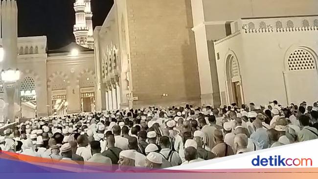 Bolehkah Wanita Haid Masuk ke Raudah dan Ziarah Makam Nabi?