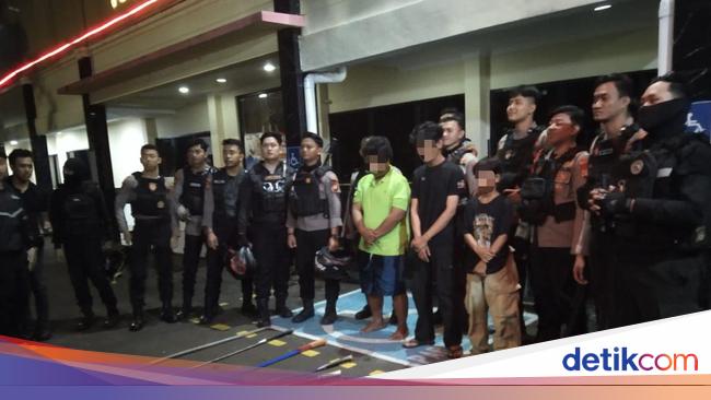 Gagalkan Aksi Tawuran di Senen Jakpus, Polisi Amankan 3 Pemuda dan Sajam