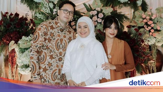 Ikke Nurjanah Digelitik Pertanyaan Aldi atau Karlie Fu Temani di Pelaminan Adira