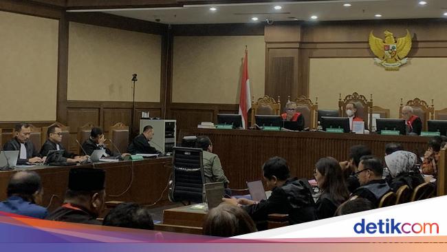 Teman Kuliah Jadi Saksi Meringankan: Hasto Pernah Tolak Ditawari Jadi Menteri