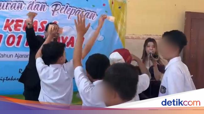 Heboh Siswa SD di Tulungagung Nyawer Biduan di Kelas, Kepsek Buka Suara