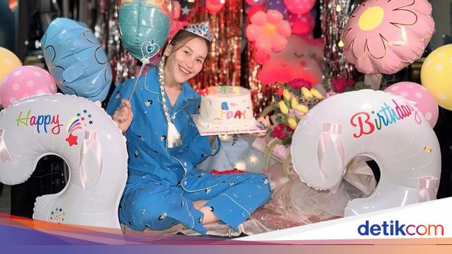 Ayu Ting Ting Ultah ke-33, Dapat Kado Mewah Luar Biasa dari Keluarga