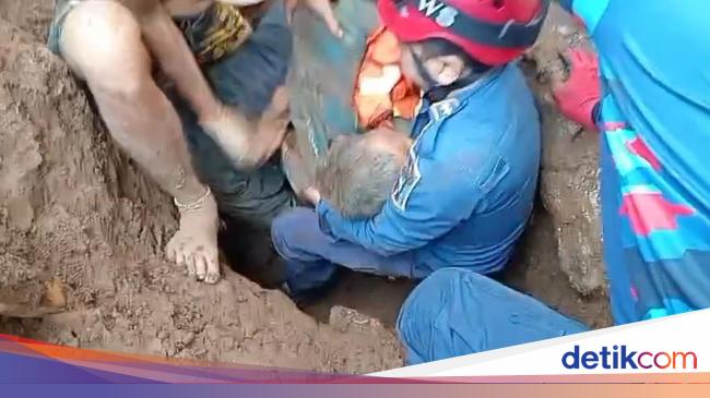 Pekerja Bangunan di Bogor Tertimbun Akibat Tanah Bergeser, Damkar Evakuasi