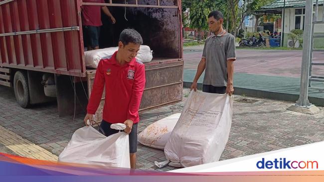 Kemensos Salurkan Bantuan untuk Korban Banjir di Parigi Moutong