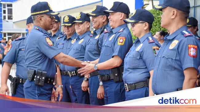 Nggak Boleh Buncit! Polisi Filipina Diminta Kurangi Makan Nasi