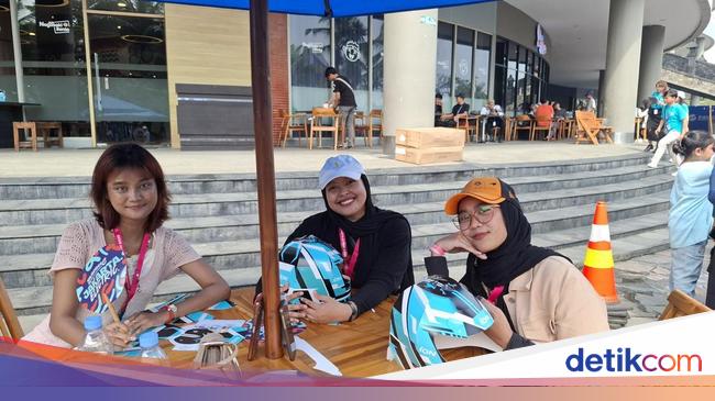 Demi Nonton Formula E di Jakarta, Lydia Rela Terbang Sendiri dari Surabaya