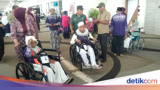 Sempat Diancam Bom, Pesawat Jemaah Haji Jatim Diberangkatkan Lagi Dini Hari