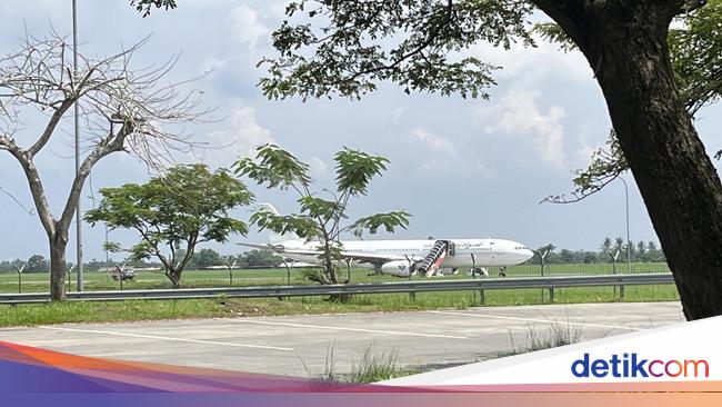 Penampakan Pesawat Saudia Mendarat Darurat di Kualanamu gegara Ancaman Bom