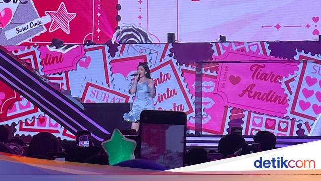 Dunia Cinta Tiara Andini Penuh Warna di Panggung Allo Bank Festival 2025