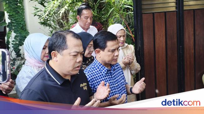 Jokowi Ulang Tahun Ke-64, Warga Berdatangan dan Doakan Cepat Sembuh