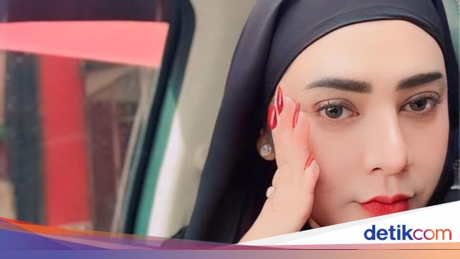 Vernita Syabilla Tampil Berhijab Saat Ultah ke-32