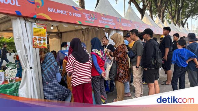 Jamkrida Turut Ramaikan HUT Jakarta Taman Lapangan Banteng