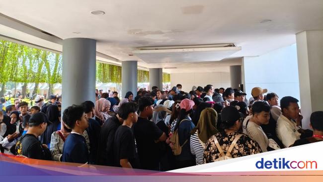 Antusiasme Warga di Lapangan Banteng Jelang Puncak Perayaan HUT ke-498 Jakarta