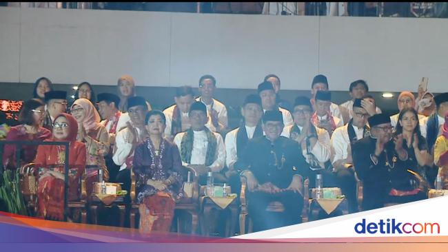 Pramono-Rano Disambut Antusias Warga di Puncak Perayaan HUT ke-498 Jakarta