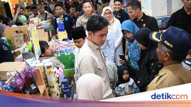 Ke Banyuwangi, Gibran Traktir 100 Anak Yatim Beli Perlengkapan Sekolah