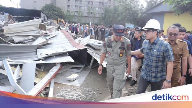 Pemkot Tangsel Bongkar Kawasan Roxy Ciputat, Diduga Jadi Tempat Prostitusi
