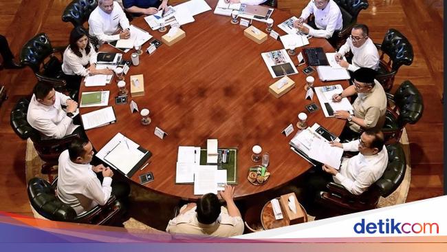 Prabowo Gelar Rapat Terbatas di Hambalang, Bahas Sekolah Garuda